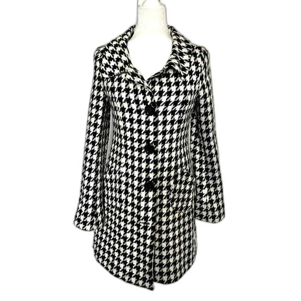 Christa Taylor Brand Houndstooth Coat with Large Buttons Size S